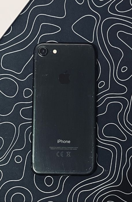 продаю iPhone 7