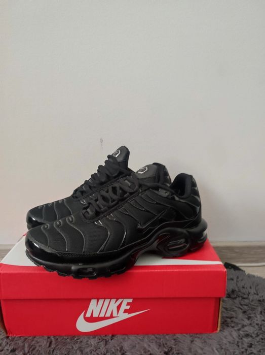 Nike Air Max Plus Triple Black