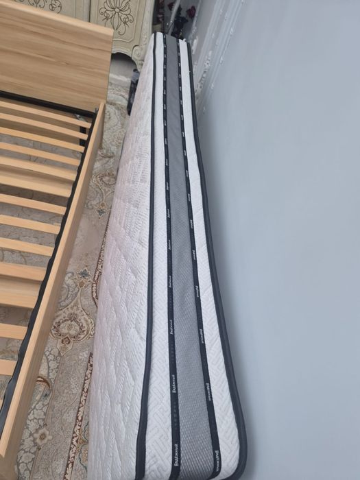 Продаётся б/у кравать с новым матрасом