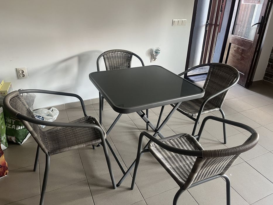 Mese si scaune de vanzare mega oferta