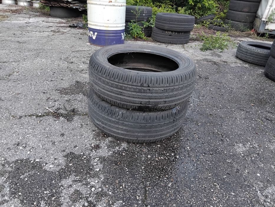 Гуми 215 55 18 Тоьо Toyo 2 броя - нов внос. Като нови. Ако случайно не можем да се свържем по телефона, пишете на лично съобщение.