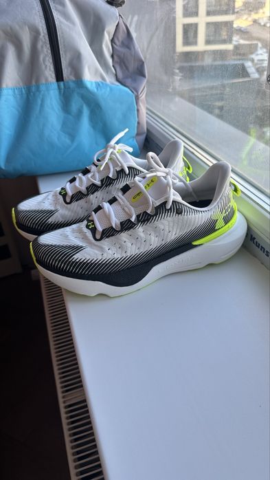 Кроссовки Under Armour размер 42