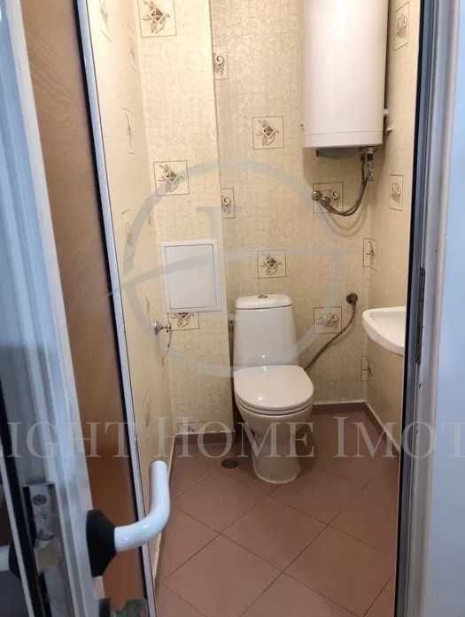 Продава се Тристаен апартамент в Пловдив, Кючук Париж - 110 кв.м за 2082 €/кв.м - Снимка #10