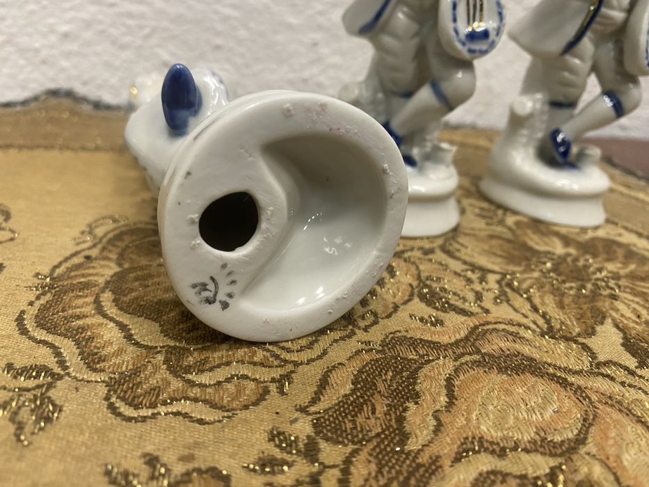 Немски порцеланови фигури с маркировка