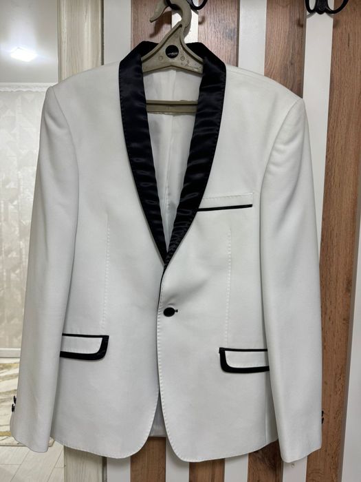 Продам мужские пиджаки.