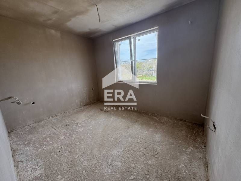 Продава се Двустаен апартамент в Варна, м-т Пчелина - 75 кв.м за 1667 €/кв.м - Снимка #2