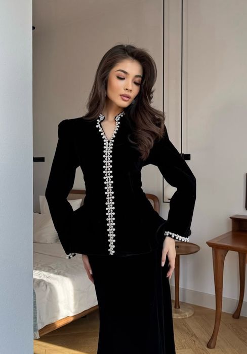 Костюм вечерний черный