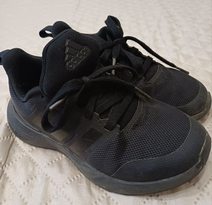 Vând incaltaminte Adidas nr 30