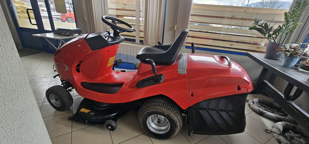 Тракторна косачка Briggs 16к.с 102см