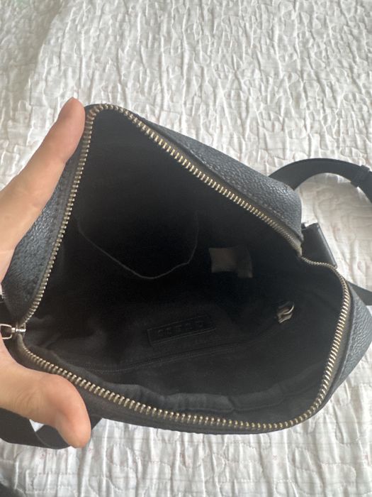 Продам барсетку сумку Гесс Guess