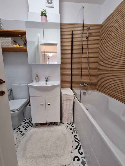 apartament 3 camere, metrou D. Leonida (complex La Strada)