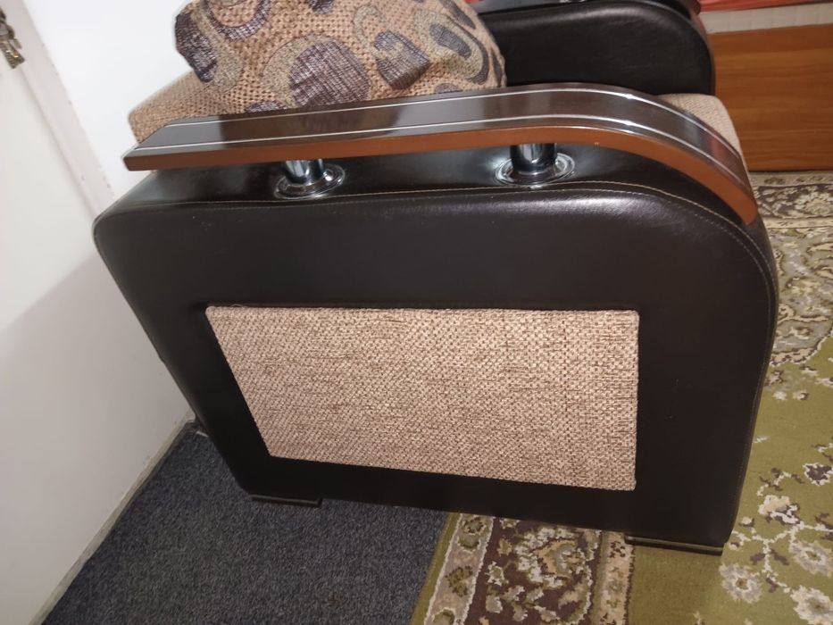 Vând 2 fotolii impecabile