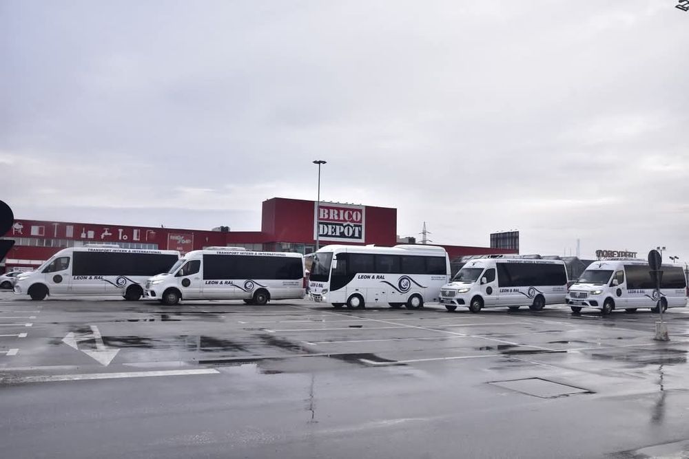 Prestari servicii transport salariati persoane inchiriere microbuz