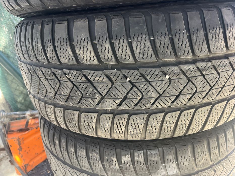 Гуми Pirelli Sottozero 3