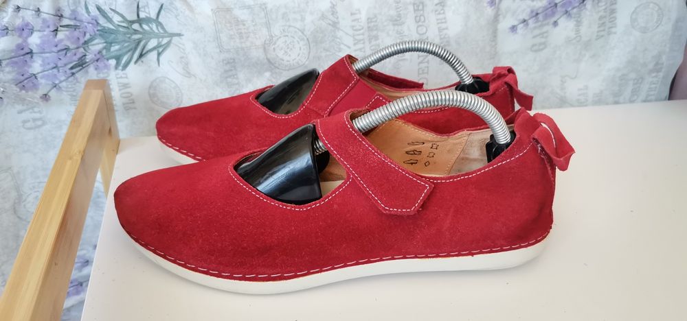 Червени обувки Think! 37.5н.Естествена велур