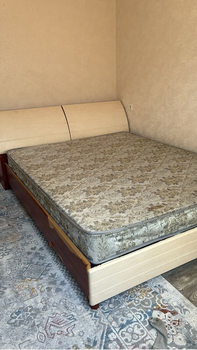 Спальный гарнитур