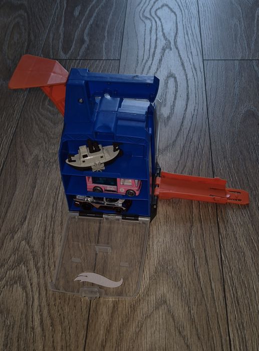 Hot wheels launcher case