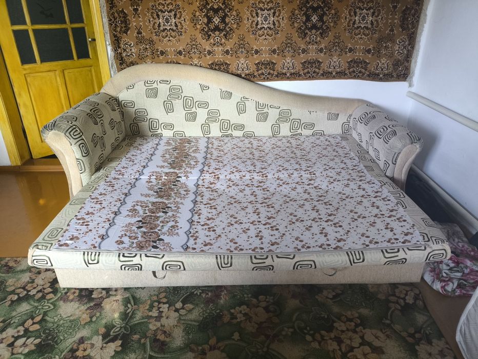 Продам диван раскладной.