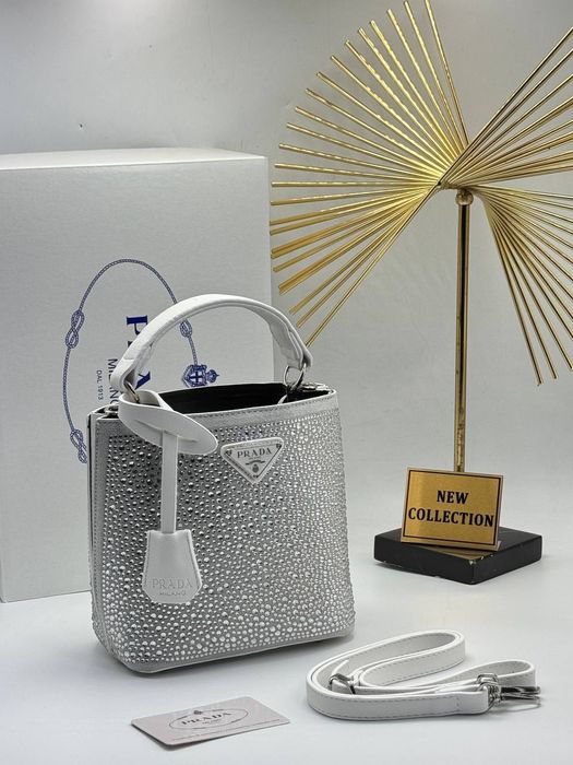 Стилна дамска чанта