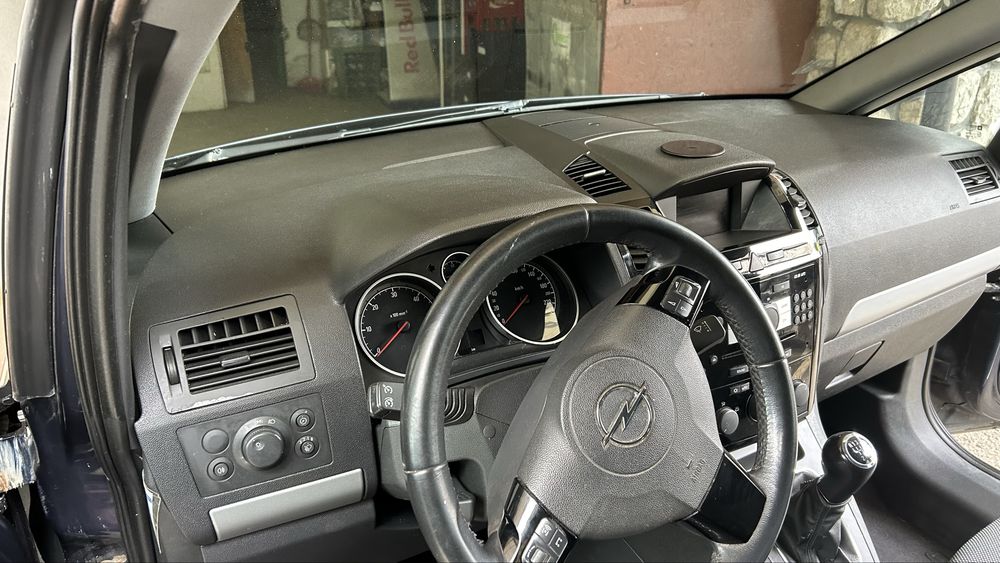 Opel zafira 2010 stare ff buna - 7 locuri