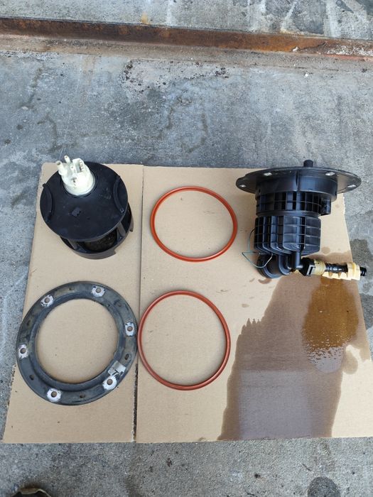 Бензинова помпа Mercedes S500 W221 388кс