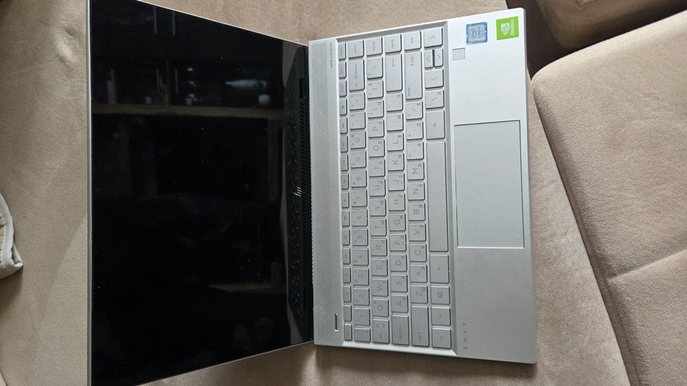 Laptop HP Envy 13-aq00
