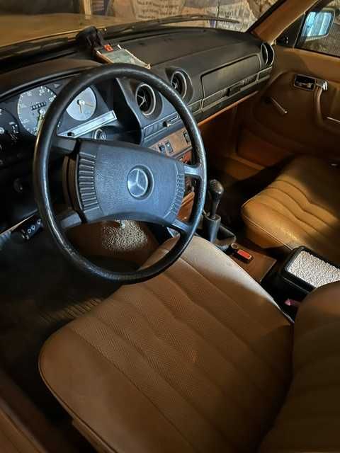 MERCEDES-BENZ E-Class 1977 — imagine 3