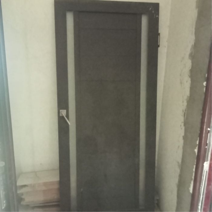 Дверьи межкомнатные продам