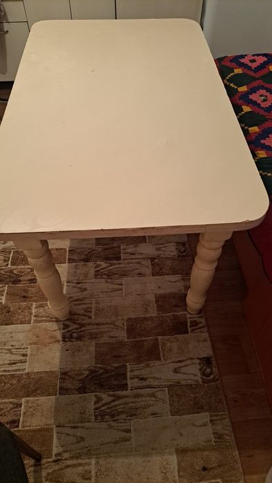 Продам стол и 4 стулья