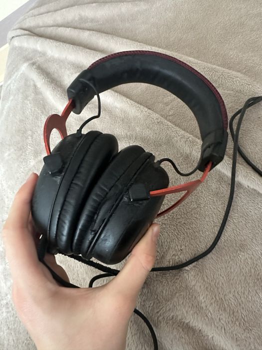 Casti de gaming hyperx cloud 2