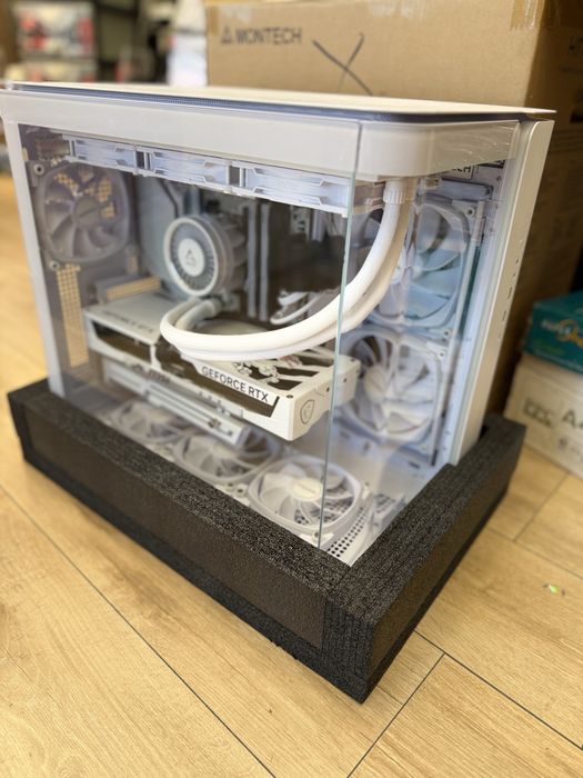 Геймърски  компютър 9950X3D/ RTX 5080/ 32GB Montech King 95 Pro ГАРАНЦИЯ Б-114370