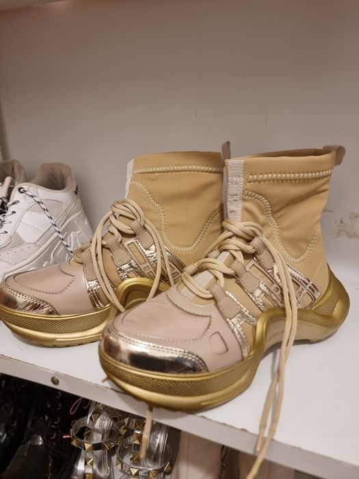 Papuci Tocuri Botine Adidasi marimea 39