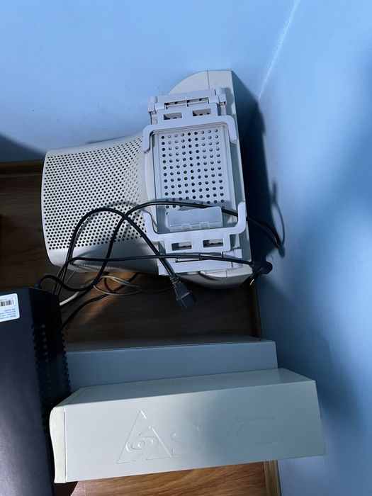 Kompyuter sotiladi srochna bervoraman ups ham bor