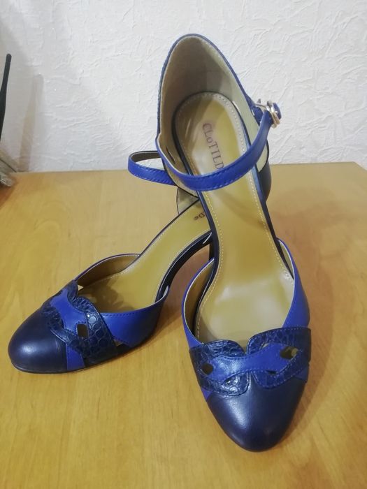 Срочно продам красивую обувь