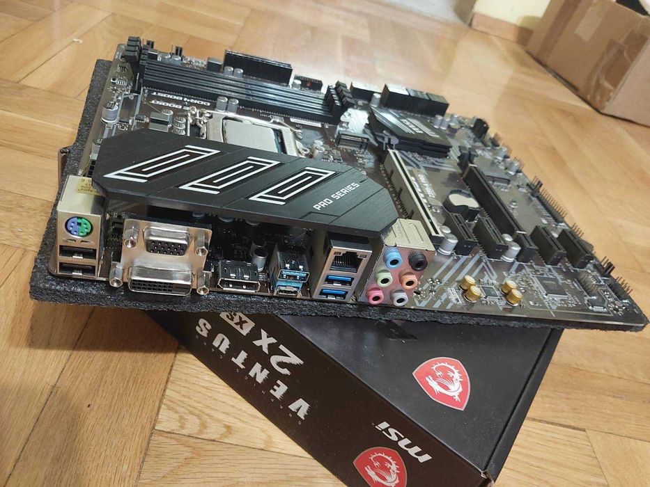 Intel Core i7 9700K + MSI Z390-A Pro