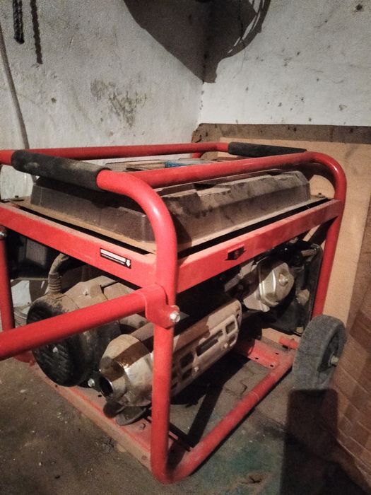 Электрогенератор  бензиновый Магнетта