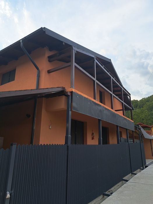 Vand  vilă 180m2 parter + mansardă la preț de apartament