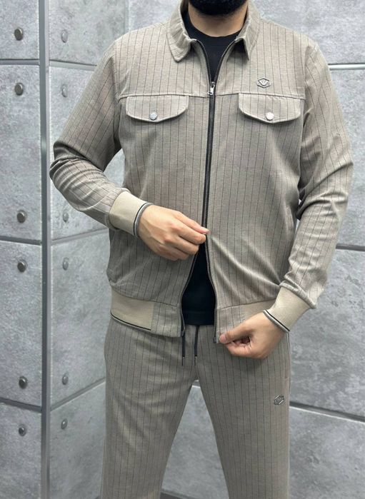 Trening Armani – Cappuccino Premium, Eleganță și Confort