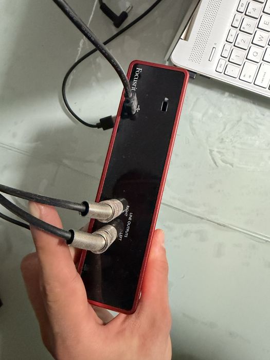 Focusrite Scarlett 2i2 (3rd Gen) – Interfață audio USB – Ca nouă