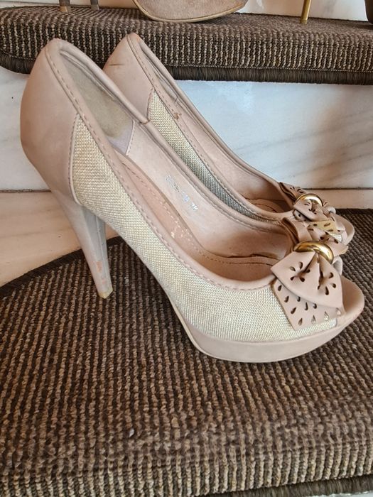 Vând pantofi mar 38