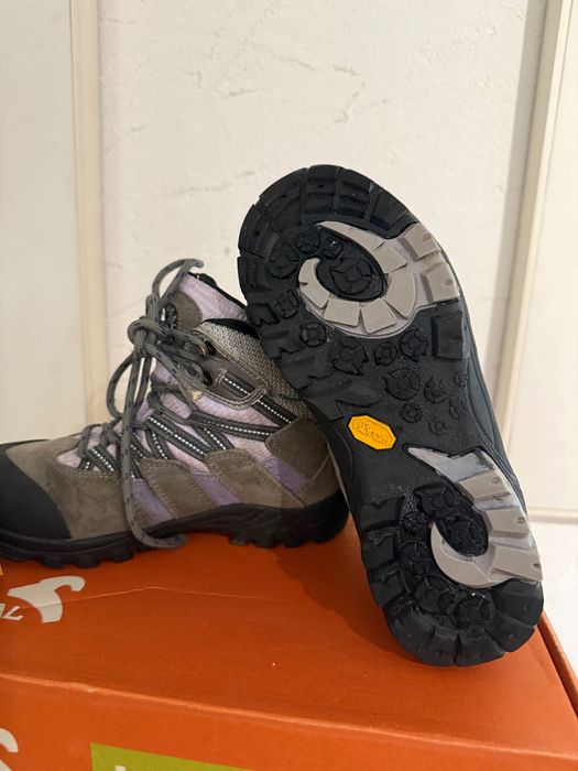 Туристически обувки  BOREAL