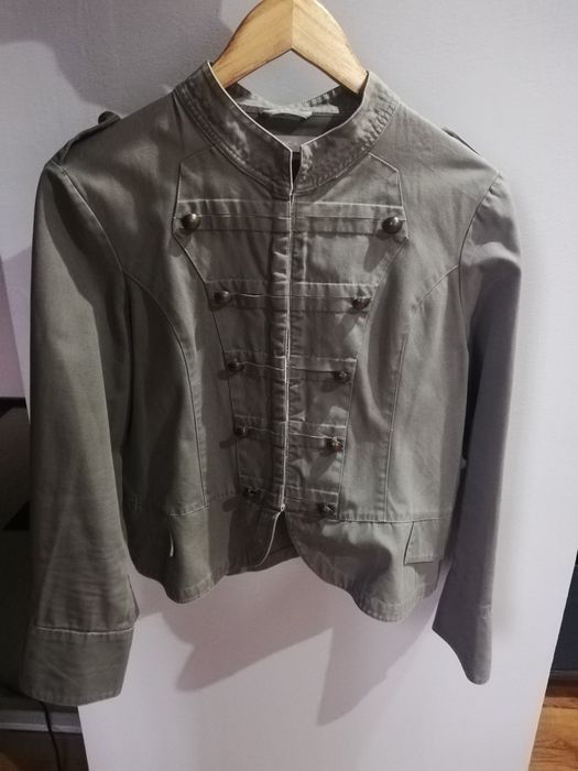 Vând jachetă damă, marca Amica, mărimea 44, culoare kaki