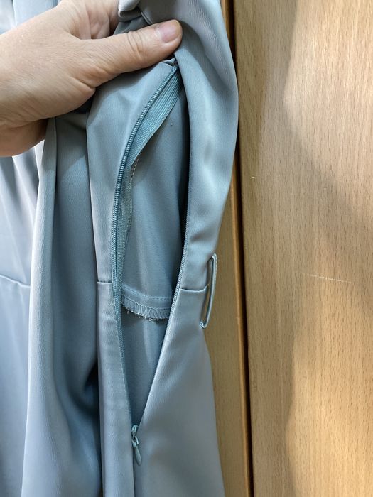 Продам б/у вечернее атласное платье.