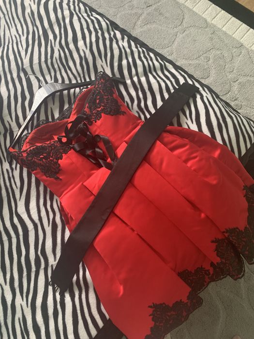 Къса бална червена рокля