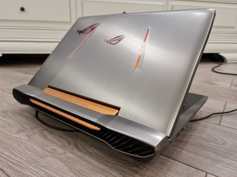 laptop gaming Asus Rog ,intel core i7 ,display de 17,3 " + accesorii