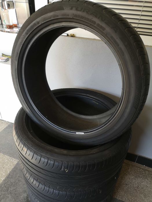 4бр 225/45/19 BRIDGESTONE 6,5мм грайфер дот:16г  +++