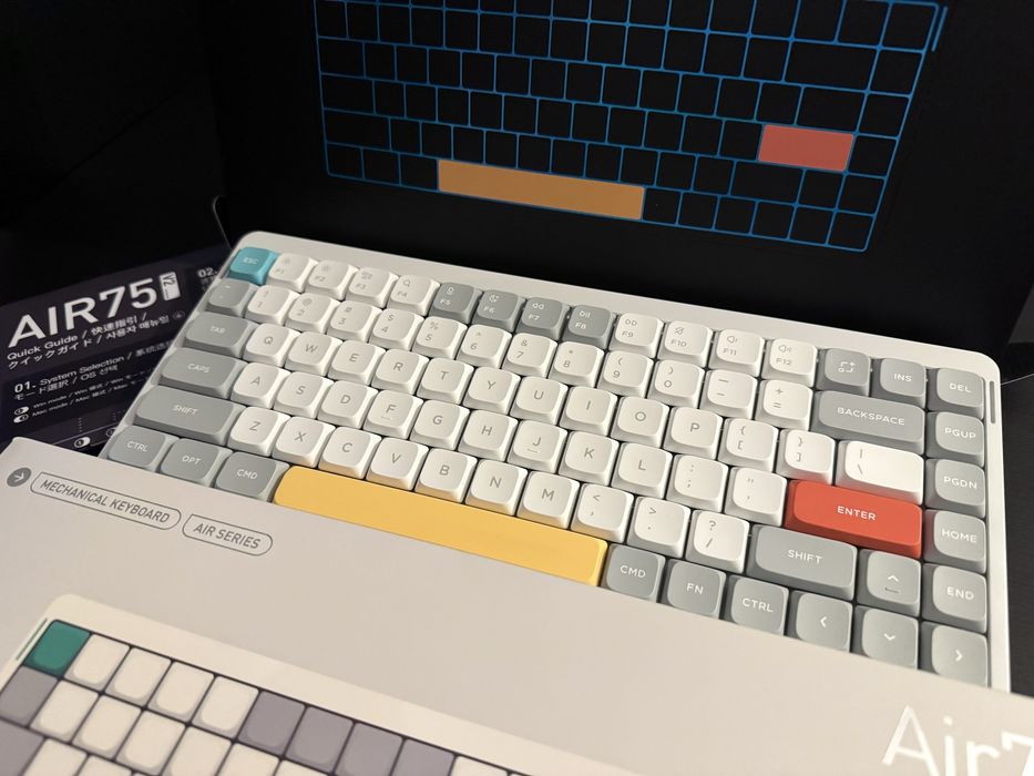 Tastatura mecanica NuPhy Air75, switchuri Moss compatibila Mac si Win