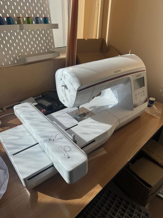 Masina de brodat Brother Innov-is NV870SE