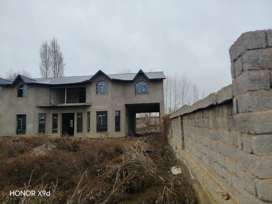 Участка 5 сотих 13 та хона+ подвал тошкент зангиота тамонда