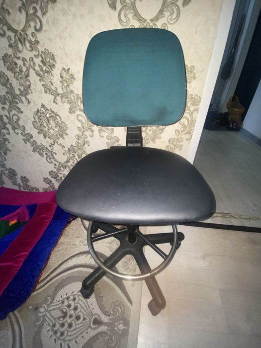Офисное кресло маленькая